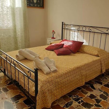 Casa Indipendente Zona Centrale ラ・マッダレーナ エクステリア 写真