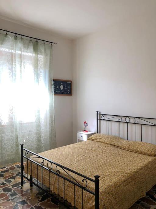 Casa Indipendente Zona Centrale ラ・マッダレーナ エクステリア 写真