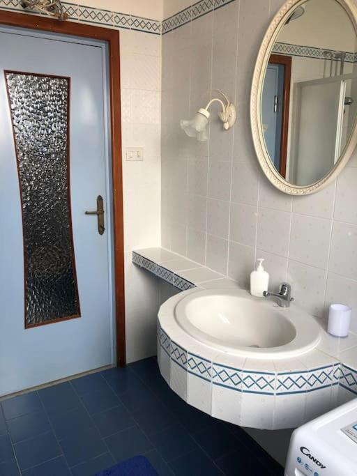 Casa Indipendente Zona Centrale ラ・マッダレーナ エクステリア 写真