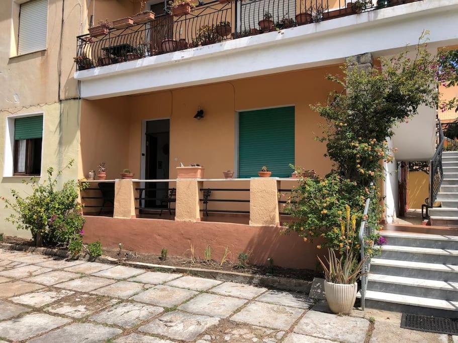 Casa Indipendente Zona Centrale ラ・マッダレーナ エクステリア 写真