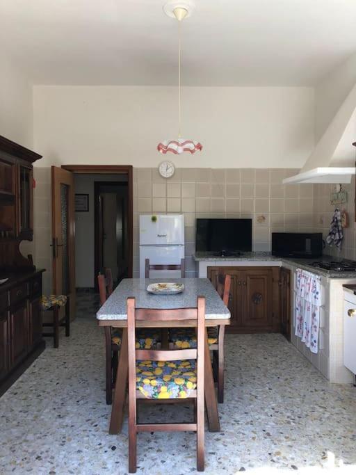Casa Indipendente Zona Centrale ラ・マッダレーナ エクステリア 写真