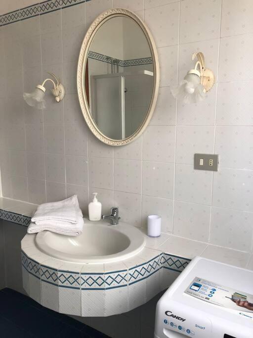 Casa Indipendente Zona Centrale ラ・マッダレーナ エクステリア 写真
